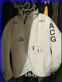 nike acg 2 in 1 jacket white
