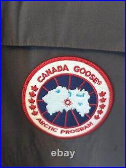 Canada goose jacket men small