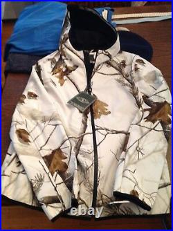 G. H. Bass & Co. Men's Large White Print Hooded Soft Shell Jacket New with Tags