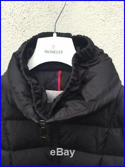 Moncler Avocette Channel-Quilted Utility Puffer Jacket