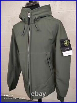 Stone Island Soft Shell-R Hooded Jacket In Military Green