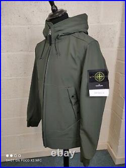 Stone Island Soft Shell-R Hooded Jacket In Military Green