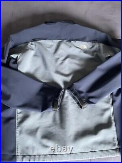 The North Face Men's APEX Bionic Softshell Jacket Navy/light Blue. Size Large